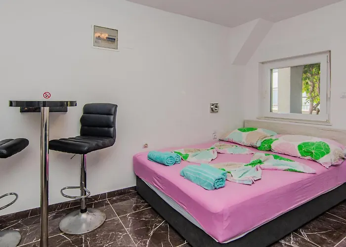 Lovely In With Wifi Appartement Vir