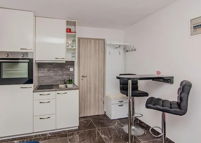 Appartement Lovely In With Wifi Vir
