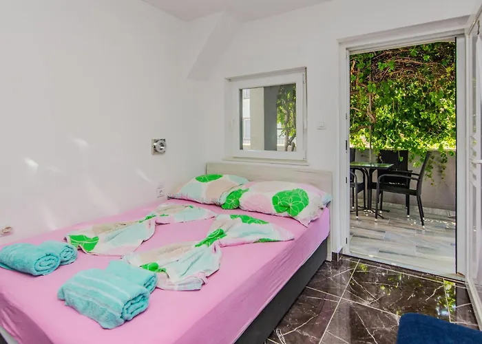 Lovely In With Wifi Appartement Vir