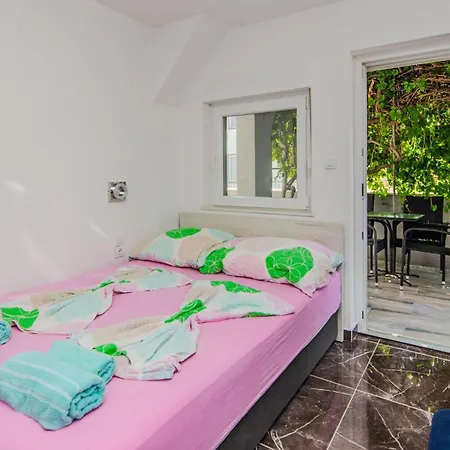 Lovely In With Wifi Apartament Vir
